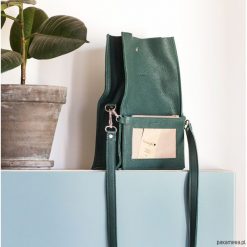 Boxy Bag / Dark Green - dwuczęściowa torebka. Zielone torebki klasyczne damskie Pakamera, bez wzorów, na ramię, bez dodatków. Za 429,00 zł.
