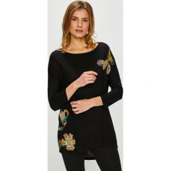 Desigual - Bluzka. Czarne bluzki damskie Desigual, s, z nadrukiem, z wiskozy, casualowe, z okrągłym kołnierzem, bez rękawów. W wyprzedaży za 199,90 zł.