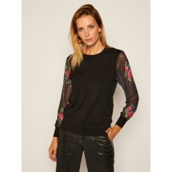 Sweter Desigual Oshawa 20WWJF68. Czarne swetry damskie Desigual, l, bez wzorów, klasyczne, bez rękawów, bez kaptura. Za 349,00 zł.