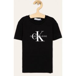 Calvin Klein Jeans - T-shirt dziecięcy 104-176 cm. Szare t-shirty chłopięce Calvin Klein Jeans, z nadrukiem, z bawełny, bez rękawów. W wyprzedaży za 129,90 zł.