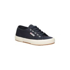 Buty Superga Tenisówki sznurowane 2750. Czarne trampki i tenisówki damskie marki Superga, bez wzorów, na sznurówki. Za 179,99 zł.