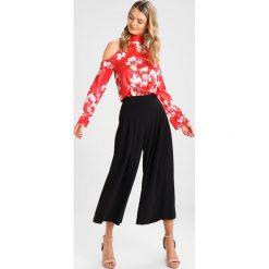 Bluzki damskie: NAKD HANNALICIOUS X NAKD HIGH NECK COLD SHOULDER BLOUSE Bluzka red