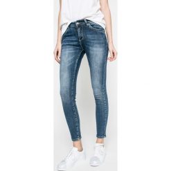 Answear - Jeansy. Niebieskie jeansy damskie marki ANSWEAR. W wyprzedaży za 129,90 zł.