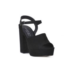 Sandały Madden Girl LAVENDER SUEDE. Czarne sandały damskie Madden Girl, bez wzorów, bez obcasa, bez zapięcia. Za 370,14 zł.
