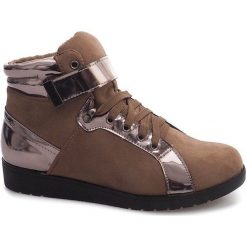 Ocieplane Trampki 2026-18 Khaki. Zielone trampki i tenisówki damskie ButyModne, bez wzorów, na sznurówki. Za 68,00 zł.