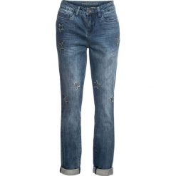 Dżinsy BOYFRIEND z haftowaną gwiazdą bonprix dirty denim. Niebieskie jeansy damskie bonprix. Za 119,99 zł.