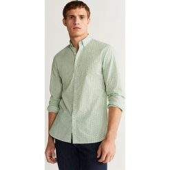 Mango Man - Koszula Java. Zielone koszule męskie Mango Man, s, bez wzorów, z bawełny, button down, z długim rękawem. W wyprzedaży za 89,90 zł.