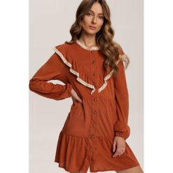 Camelowa Sukienka Jyntarish. Brązowe sukienki damskie Renee, s, bez wzorów, bez kołnierzyka, bez rękawów, mini. Za 119,99 zł.