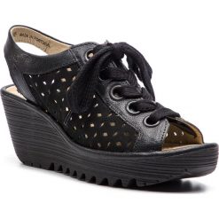 Sandały FLY LONDON - Yorlfly P501026000 Black/Black. Klapki damskie Fly London. W wyprzedaży za 389,00 zł.