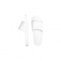 Klapki Kubota Classic White Plain. Białe klapki męskie marki Kubota, z materiału. Za 199,99 zł.