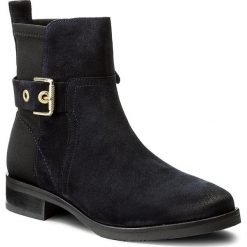 Botki TOMMY HILFIGER - Tessa 2C FW0FW01433 Midnight 403. Czarne botki damskie na obcasie marki TOMMY HILFIGER, z materiału, z okrągłym noskiem. W wyprzedaży za 339,00 zł.