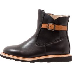 Young Soles VERA Botki black. Czarne buty zimowe damskie marki Young Soles, z materiału. W wyprzedaży za 304,85 zł.
