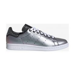 Adidas Originals Stan Smith Tenisówki Srebrny. Szare trampki i tenisówki damskie adidas Originals, z aplikacjami, ze skóry, bez zapięcia. Za 430,95 zł.