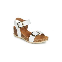 Sandały LPB Shoes MARIELLE. Białe sandały damskie marki LPB Shoes, bez wzorów, bez obcasa, bez zapięcia. Za 219,00 zł.