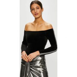 Tally Weijl - Bluzka. Czarne bluzki damskie TALLY WEIJL, na co dzień, s, bez wzorów, z elastanu, casualowe, bez kołnierzyka, bez rękawów. W wyprzedaży za 49,90 zł.