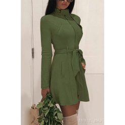 Sukienka ELEGANCE OLIVE. Zielone sukienki damskie Sukienka ELEGANCE OLIVE, s, bez wzorów, bez kołnierzyka, z krótkim rękawem, krótkie, mini. W wyprzedaży za 79,00 zł.