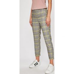 Vero Moda - Spodnie. Białe spodnie damskie Vero Moda, s, z elastanu. Za 149,90 zł.