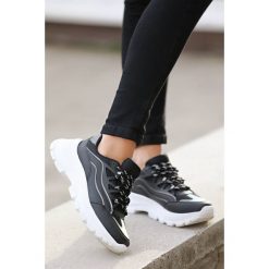 Sneakersy damskie MONEA BLACK. Czarne sneakersy damskie IVET. W wyprzedaży za 79,00 zł.