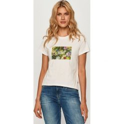 Levi's - T-shirt. Białe bluzki damskie Levi's®, s, z nadrukiem, z bawełny, casualowe, z okrągłym kołnierzem. Za 159,90 zł.