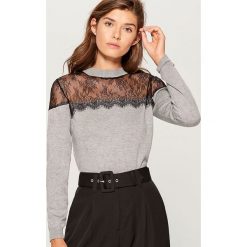 Sweter z koronką - Szary. Szare bez kategorii marki Mohito, s, w koronkowe wzory, z koronki. W wyprzedaży za 39,99 zł.