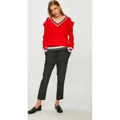 Trendyol - Sweter. Szare swetry klasyczne damskie Trendyol, l, z dzianiny. Za 69,90 zł.