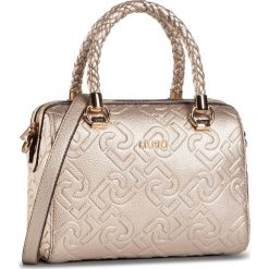 Torebka LIU JO - S Satchel NF0021 E0538 Light Gold 90048. Żółte torebki klasyczne damskie Liu Jo, bez wzorów, ze skóry ekologicznej, klasyczne, bez dodatków. Za 569,00 zł.