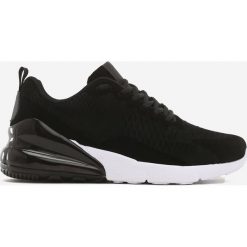 Czarne Buty Sportowe Villegas. Czarne buty sportowe męskie Born2be, z weluru, na sznurówki, do biegania. Za 89,99 zł.