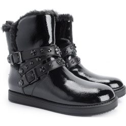 Guess Botki. Czarne półbuty damskie Guess, w paski, ze skóry, na wysokim obcasie, na płaskiej podeszwie, z paskami. Za 359,00 zł.