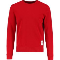 Calvin Klein Jeans SONAT SLIM FIT Sweter tango red. Czerwone kardigany męskie marki Calvin Klein Jeans, m, z bawełny. Za 399,00 zł.