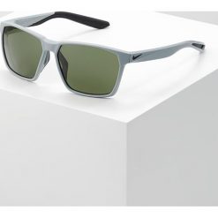 Nike Vision MAVERICK Okulary przeciwsłoneczne matte wolf grey/green. Szare okulary przeciwsłoneczne męskie marki Nike Vision. W wyprzedaży za 399,20 zł.