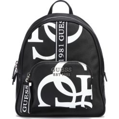 Guess Haidee Large Plecak Czarny. Czarne plecaki damskie Guess, z aplikacjami, z materiału. Za 592,95 zł.