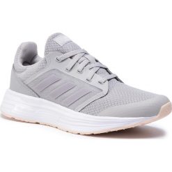 Buty adidas - Galaxy 5 FW6122 Grey/Grey/Grey. Szare buty sportowe damskie Adidas, bez wzorów, z tworzywa sztucznego, sportowe, do biegania. Za 199,00 zł.
