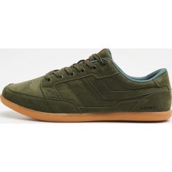 Sneakersy - Khaki. Sneakersy męskie Cropp. Za 139,99 zł.