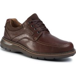 Półbuty CLARKS - Un Ramble Lace 261381877 Mahogany. Pomarańczowe półbuty męskie Clarks, na co dzień, bez wzorów, ze skóry, klasyczne, bez zapięcia. Za 539,00 zł.