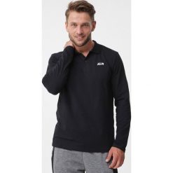Czarna Koszulka Stevie. Czarne koszulki męskie Born2be, xl, z aplikacjami, z dzianiny, z długim rękawem. Za 59,99 zł.