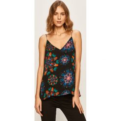 Desigual - Bluzka. Czarne bluzki damskie Desigual, s, bez wzorów, z wiskozy, bez kołnierzyka, bez rękawów. W wyprzedaży za 149,90 zł.