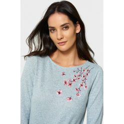 Sweter z kwiatowym haftem. Szare swetry damskie Greenpoint, z haftami, z elastanu, bez rękawów, bez kaptura. Za 49,99 zł.