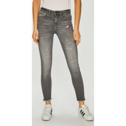 Noisy May - Jeansy Lucy. Szare jeansy damskie Noisy May. W wyprzedaży za 89,90 zł.