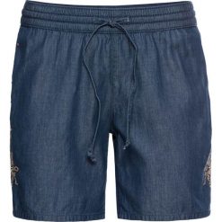 Lekkie szorty dżinsowe z haftem bonprix niebieski. Niebieskie jeansy damskie bonprix, z haftami, z jeansu. Za 37,99 zł.