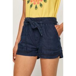 Pepe Jeans - Szorty Sadie Island. Niebieskie szorty damskie Pepe Jeans, bez wzorów, z lyocellu, casualowe. W wyprzedaży za 129,90 zł.