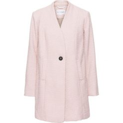 Płaszcz boucle bonprix dymny różowy. Różowe kurtki damskie marki bonprix, bez wzorów, bez kaptura. Za 79,99 zł.