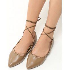 Khaki Balerinki Edge Of Glory. Brązowe baleriny damskie marki vices, bez wzorów, bez obcasa. Za 39,99 zł.