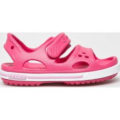 Crocs - Sandały dziecięce. Różowe sandały dziewczęce Crocs, z materiału, bez zapięcia. Za 129,90 zł.