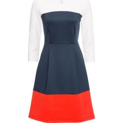 Sukienka bonprix niebiesko-biało-czerwony. Niebieskie sukienki damskie bonprix, bez wzorów, z okrągłym kołnierzem, bez rękawów, rozkloszowane. Za 129,99 zł.
