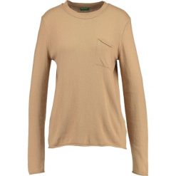 Swetry klasyczne damskie: Benetton Sweter camel
