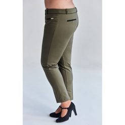 Casualowe spodnie cygaretki w kolorze KHAKI duże rozmiary OVERSIZE PLUS SIZE WIOSNA. Brązowe spodnie damskie Moda Size Plus Iwanek, s, w paski, z bawełny, eleganckie. Za 109,00 zł.