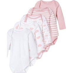 Body (5 szt.) w kolorze biało-jasnoróżowym. Różowe body niemowlęce name it girls, bez wzorów, z bawełny, bez rękawów. W wyprzedaży za 69,95 zł.
