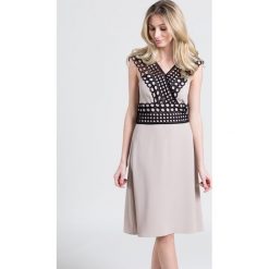 Trussardi - Sukienka. Szare sukienki damskie marki Trussardi, na co dzień, bez wzorów, z wiskozy, casualowe, z włoskim kołnierzykiem, bez rękawów, midi, proste. W wyprzedaży za 1399,00 zł.