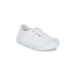 Buty Dziecko Chicco CARDIFF. Białe trampki chłopięce marki Chicco, bez wzorów, bez zapięcia. Za 119,20 zł.