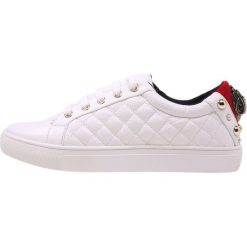 Kurt Geiger LUDO Sneakersy niskie white. Białe trampki i tenisówki damskie marki Kurt Geiger, bez wzorów, ze skóry, bez zapięcia. Za 719,00 zł.
